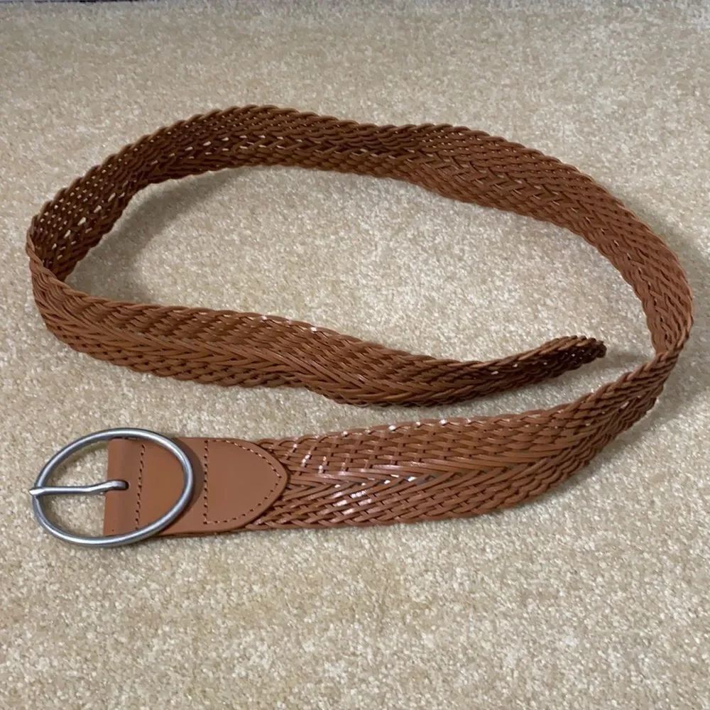 Women’s Belt Tan Woven Medium with Silver Buckle NWT